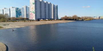На «озере смерти» в Новосибирске спасли утопающего