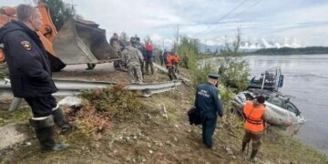 Автомобиль с несовершеннолетними упал в реку в Забайкальском крае: есть жертвы