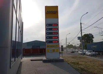 На фоне второй волны топливного кризиса в НСО выставляют на продажу АЗС