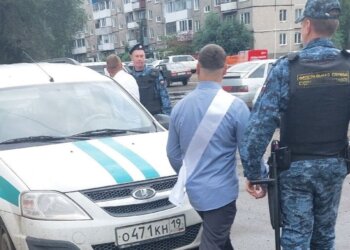 Жениха и свидетеля приставы забрали прямо из ЗАГСа