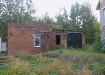 Жители домов на Радужной в Новосибирске опасаются остаться без тепла зимой из-за заброшенного ЦТП
