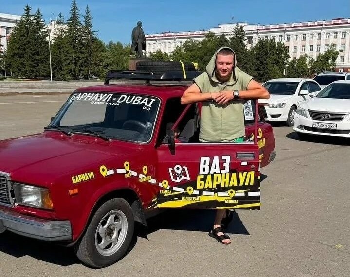 Барнаулец проехал 9 500 километров на отечественной «четвёрке», и добрался до Дубая