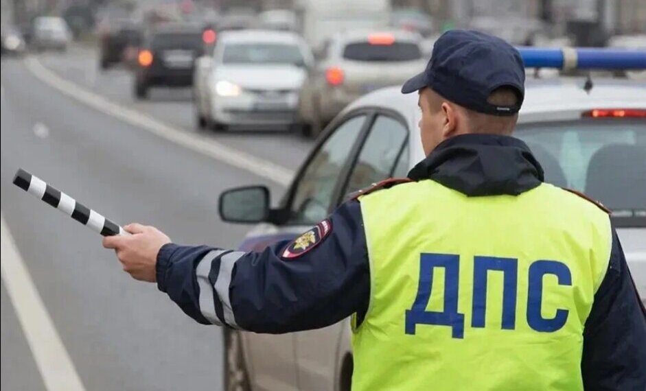 Водители смогут показывать права и СТС с помощью мессенджера «Макс» с 8 сентября