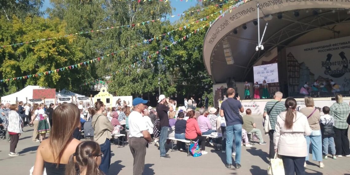 Толпа, музыка, тысячи звонков и селфи: пройдёт ли Т2 проверку городским праздником?