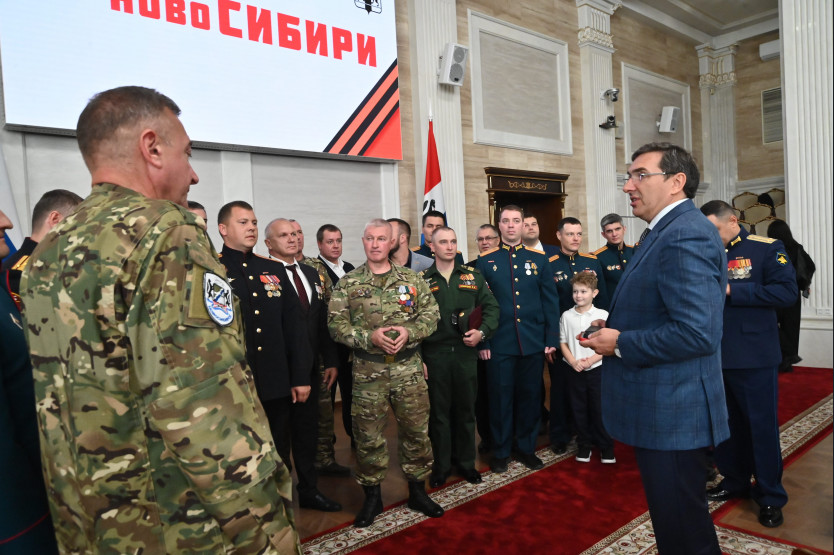 Выпускники второго потока программы «Герои НовоСибири» получили дипломы