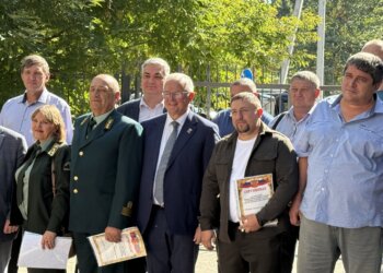 «Сибирский характер – это плечо товарища»: огнеборцам – заслуженные награды, лесхозам – технику по нацпроекту