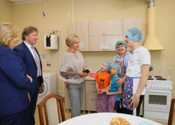 «Городу есть что показать»: эксперты из Москвы высоко оценили поддержку семей в Новосибирске