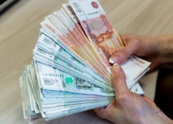 Кассир УК «придумала» ограбление ради похищения денег собственников