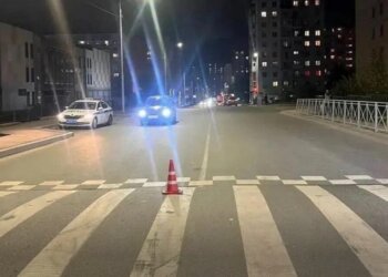 В Новосибирске мотоциклист сбил девушку на пешеходном переходе