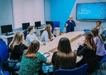 Ваш ребёнок – первокурсник: психологи дали советы, как родителям справиться со стрессом
