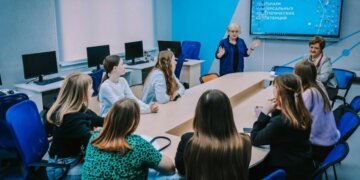 Ваш ребёнок – первокурсник: психологи дали советы, как родителям справиться со стрессом