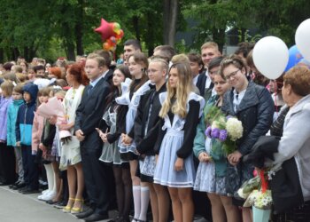 Достоевский и фэнтези: что читали новосибирские школьники этим летом