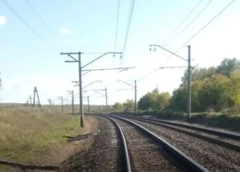 Пенсионер погиб под колесами поезда в Новосибирской области