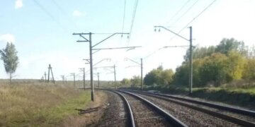 Пенсионер погиб под колесами поезда в Новосибирской области