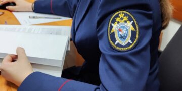 На Алтае 2-летний мальчик впал в кому после избиения отцом