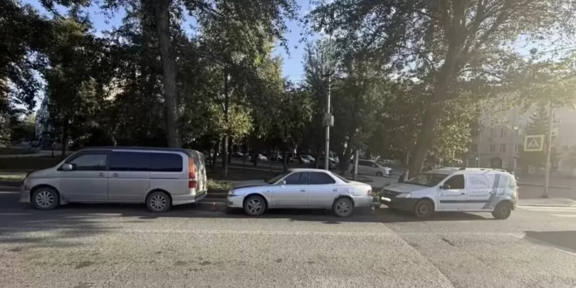 Трёхлетняя девочка получила травмы в ДТП с участием трёх машин в Новосибирске
