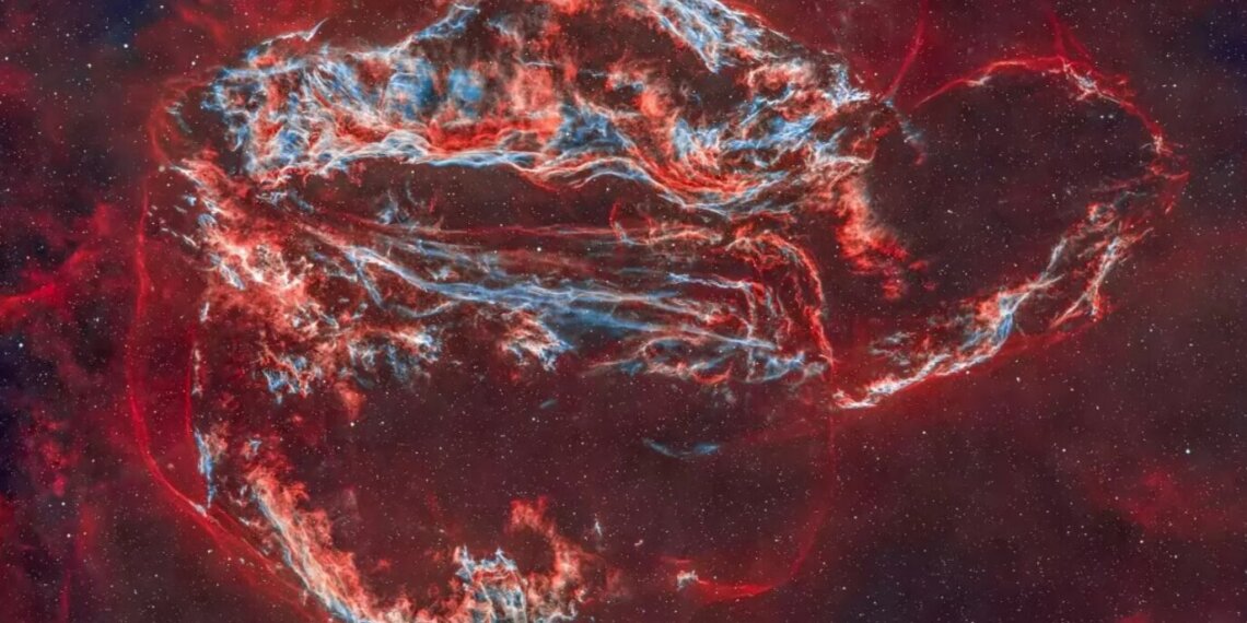 Новосибирские астрофотографы запечатлели туманность «Вуаль»