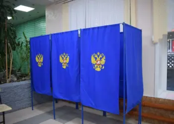 По предварительным данным «Единая Россия» набирает более 43 процентов голосов избирателей на выборах в Госдуму