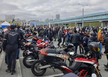 Закрытие мотосезона в Новосибирске: более 2800 байкеров собрались у «Арены»