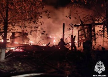 В Новосибирске ликвидировали крупный пожар в яхт-клубе