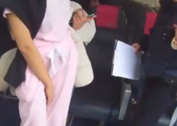 25-летняя сибирячка устроила перекур в туалете самолёта, летевшего в Новосибирск