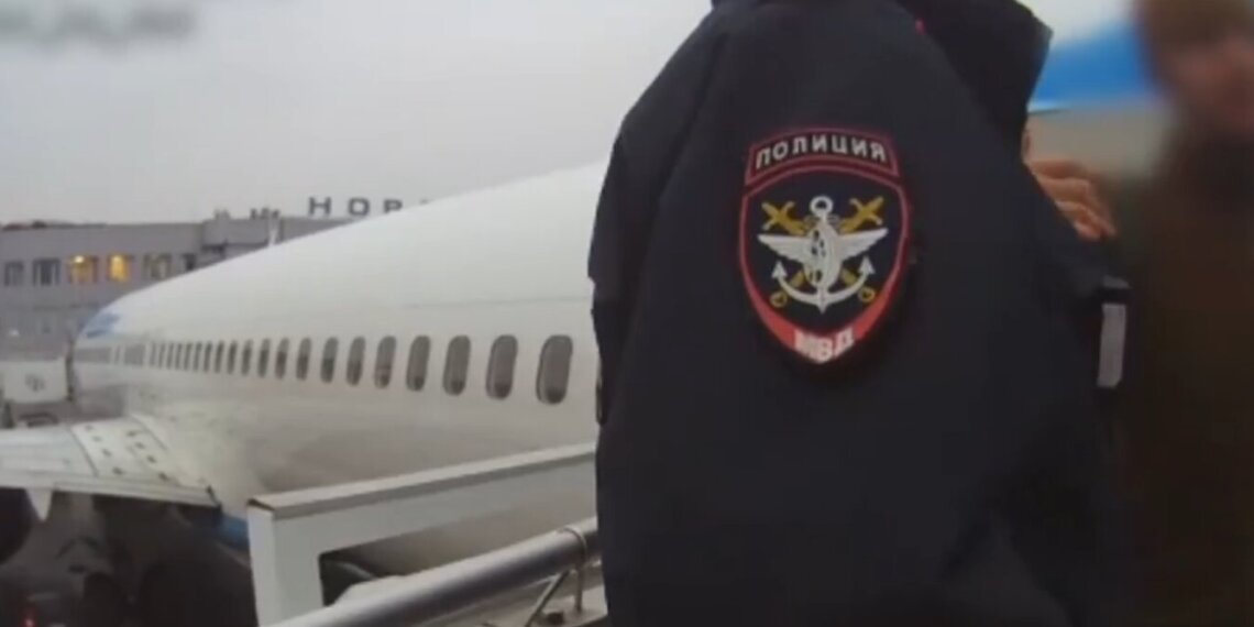 Томич покурил в туалете самолёта, летевшего в Новосибирск