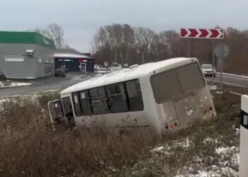 Минздрав: один пострадавший в ДТП с автобусом под Новосибирском — в тяжёлом состоянии