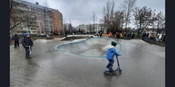 В Академгородке открыли многофункциональный сквер на улице Демакова