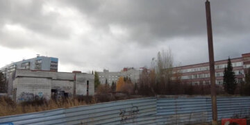 Спор о земле возле школы в Краснообске дошёл до областного суда