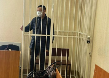 Сотрудники ГАИ и директор автошколы задержаны в Новосибирске за взятки