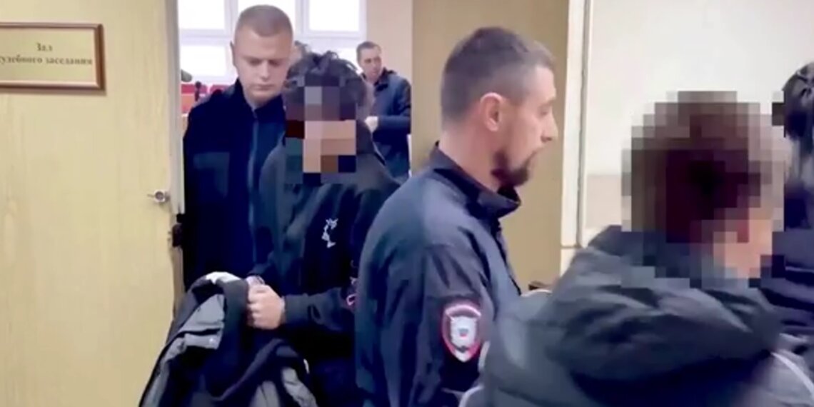Двух 16-летних подростков отправили в колонию по делу о подготовке диверсии