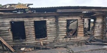 Два человека погибли при пожаре в частном доме в Куйбышевском районе