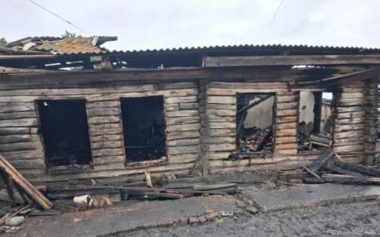 Два человека погибли при пожаре в частном доме в Куйбышевском районе