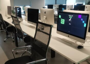 Всероссийская акция «Урок цифры» стартовала накануне Дня учителя в регионах Сибири