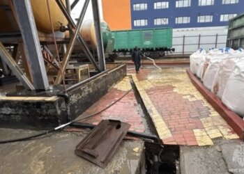 На одном из заводов Новосибирской области произошёл разлив химикатов