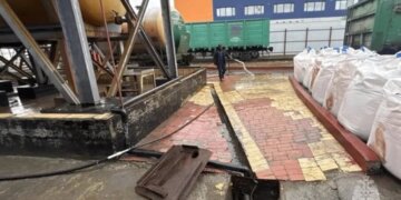 На одном из заводов Новосибирской области произошёл разлив химикатов