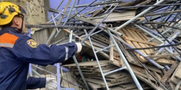 Мужчина погиб при обрушении строительных лесов в Красноярске