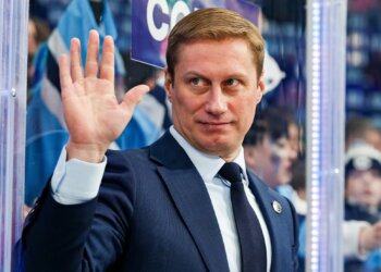 Хоккейная «Сибирь» впервые в сезоне выиграла два матча подряд
