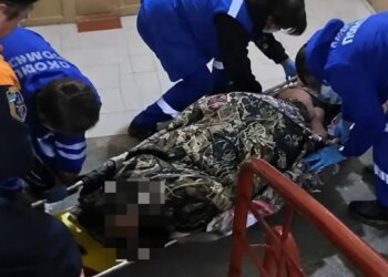 Новосибирские спасатели эвакуировали 240-килограммовую пациентку