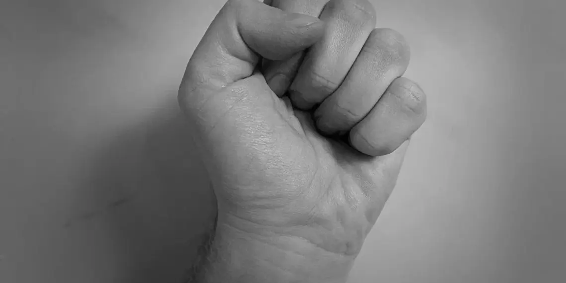 В Новосибирске начали проверку после избиения девочки-подростка