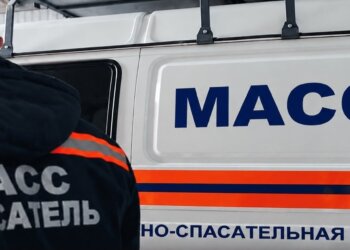 В Новосибирске курьер спас пенсионерку, не открывшую ему дверь